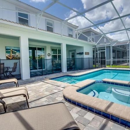 Modern Family Friendly Resort Home With Grill & Poolダベンポート エクステリア 写真
