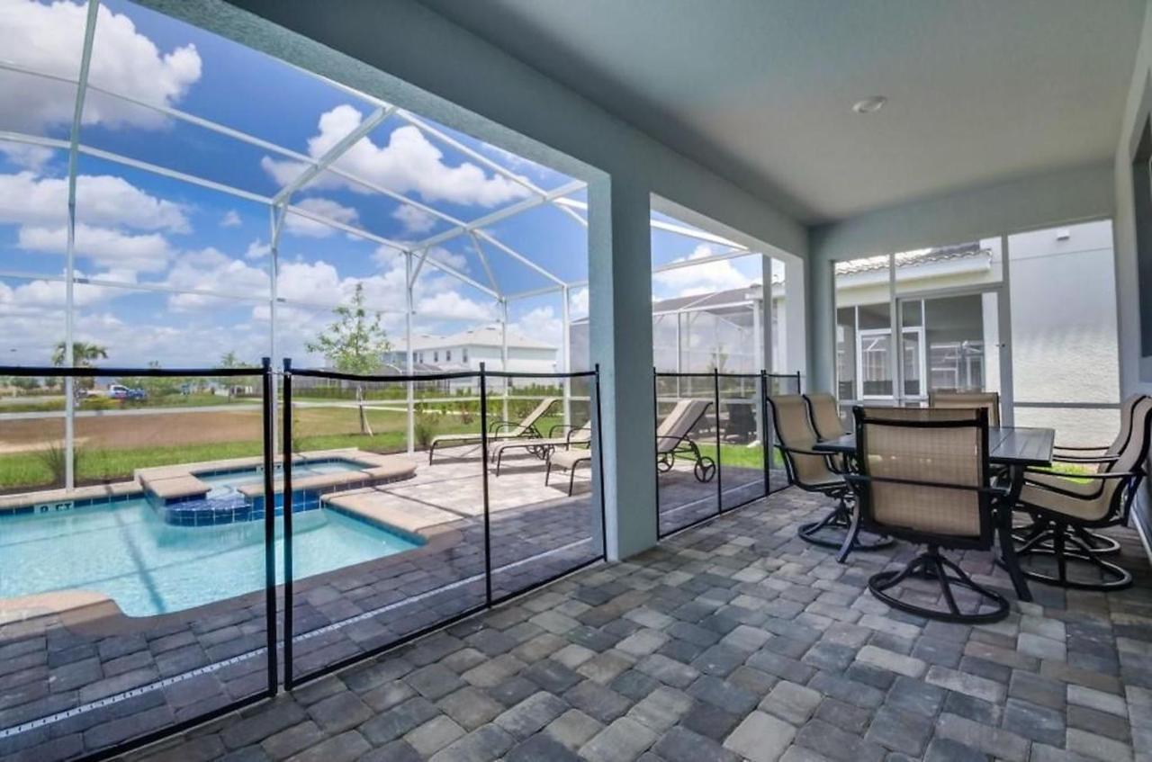 Modern Family Friendly Resort Home With Grill & Poolダベンポート エクステリア 写真