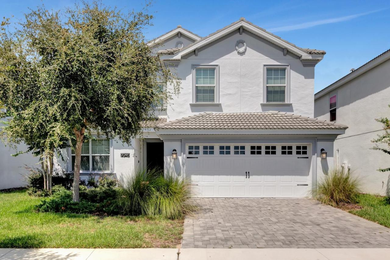 Modern Family Friendly Resort Home With Grill & Poolダベンポート エクステリア 写真